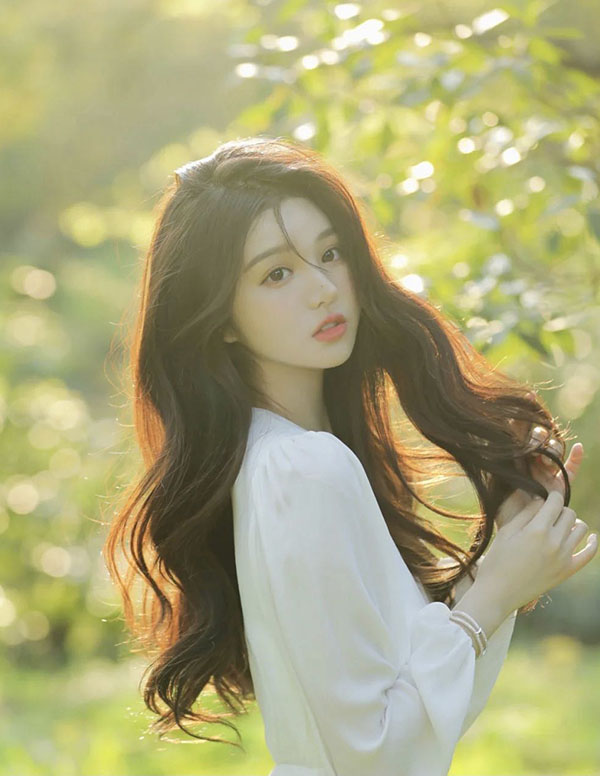 巴黎伴游大学生