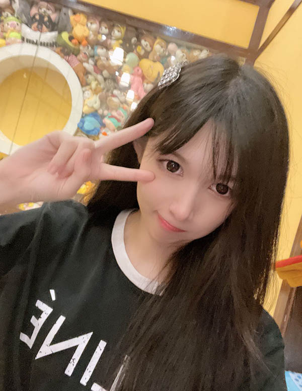 温哥华外围女大学生